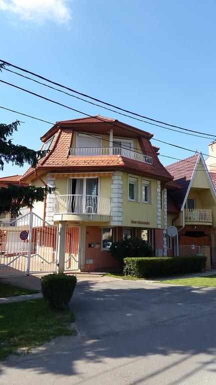 Boglárka Apartman Hajdúszoboszló Exterior foto